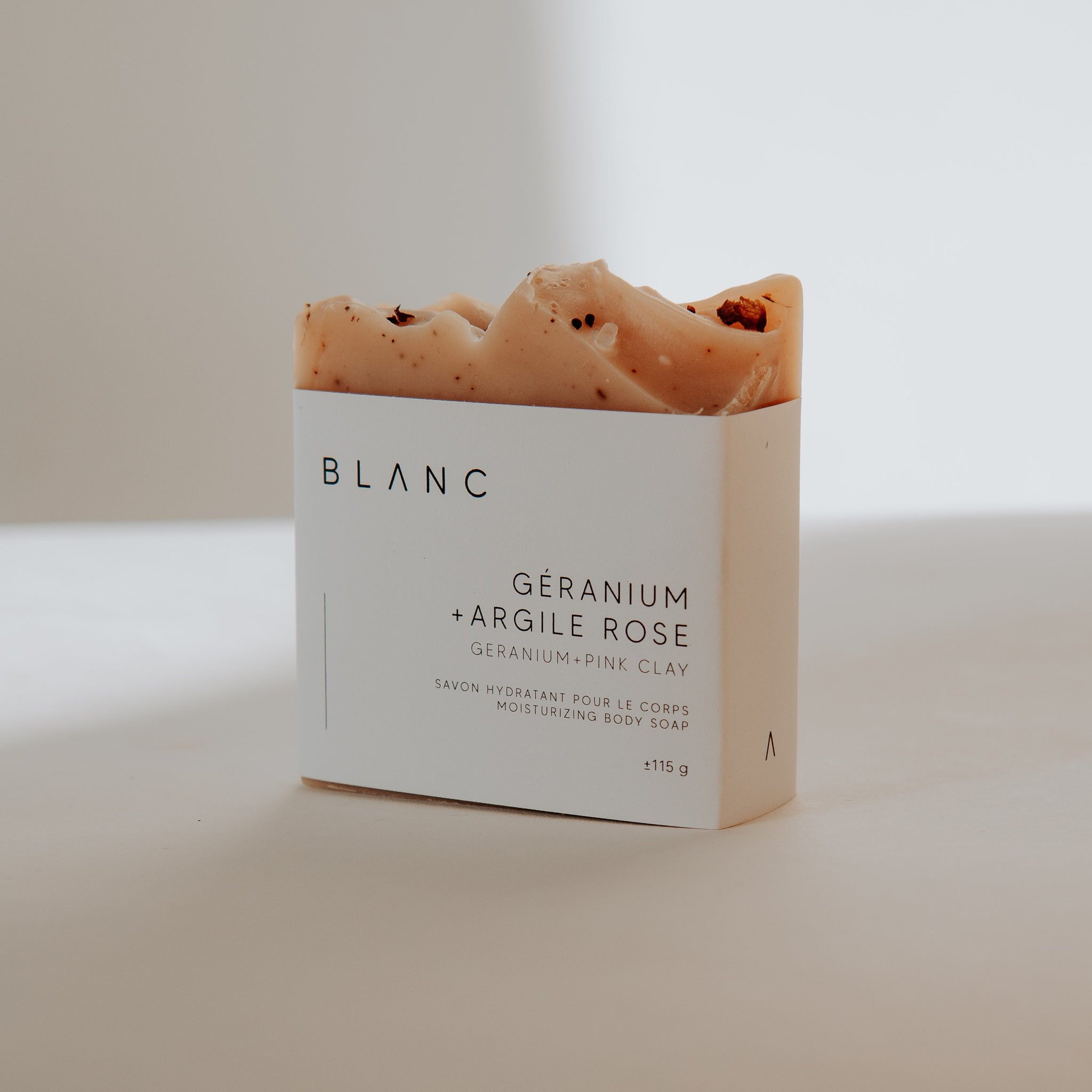 Géranium + Argile rose – BLANC savonnerie